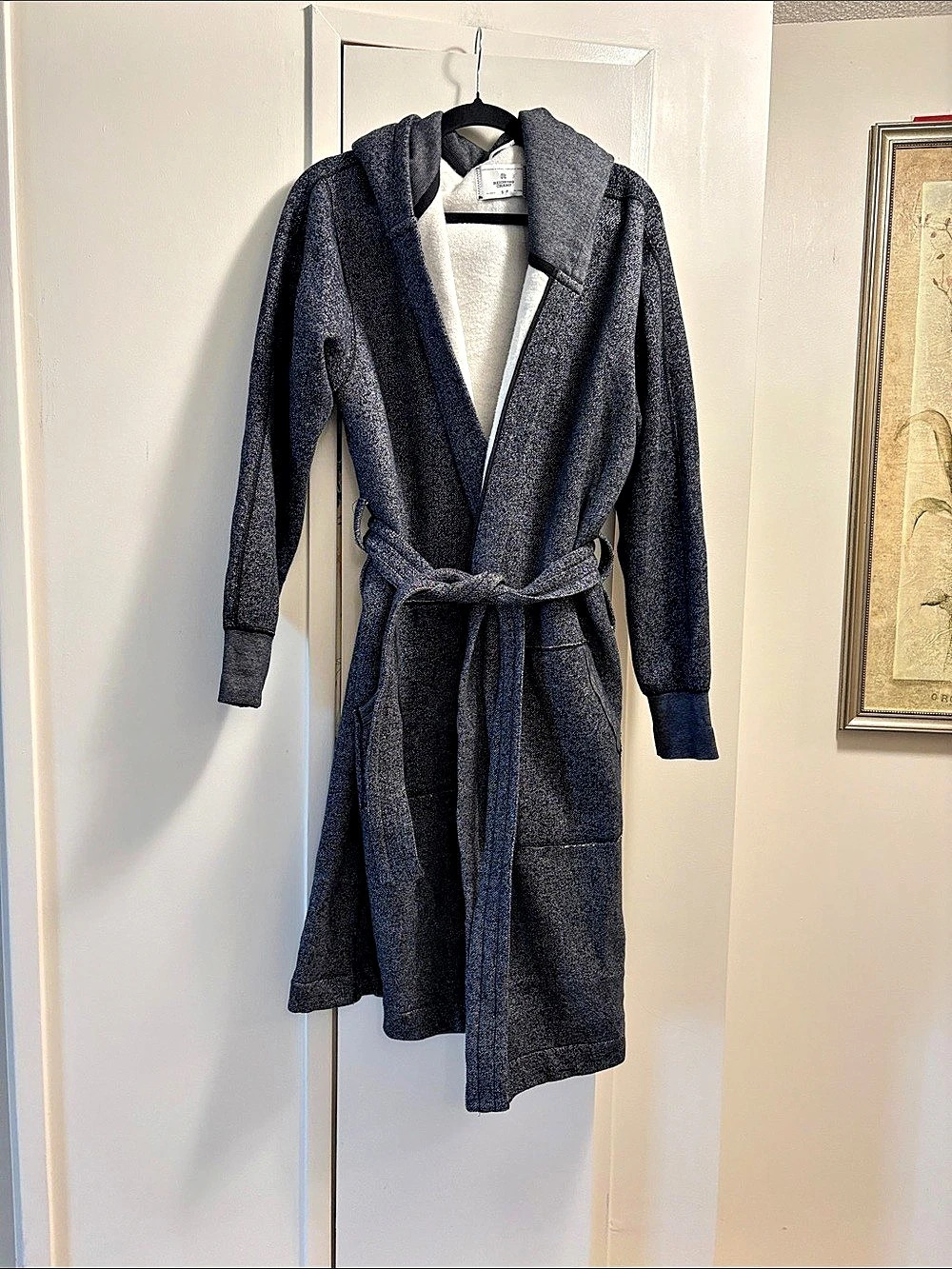 Reigning Champ Tiger Fleece Hooded Robe Gray & Black Small